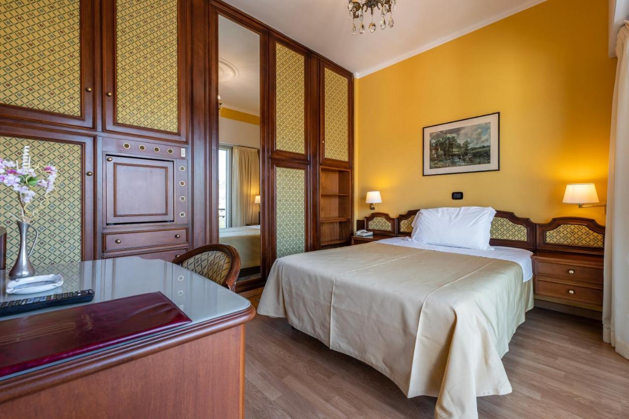 Hotel Bellevue Et Mediterranee Diano Marina Dış mekan fotoğraf