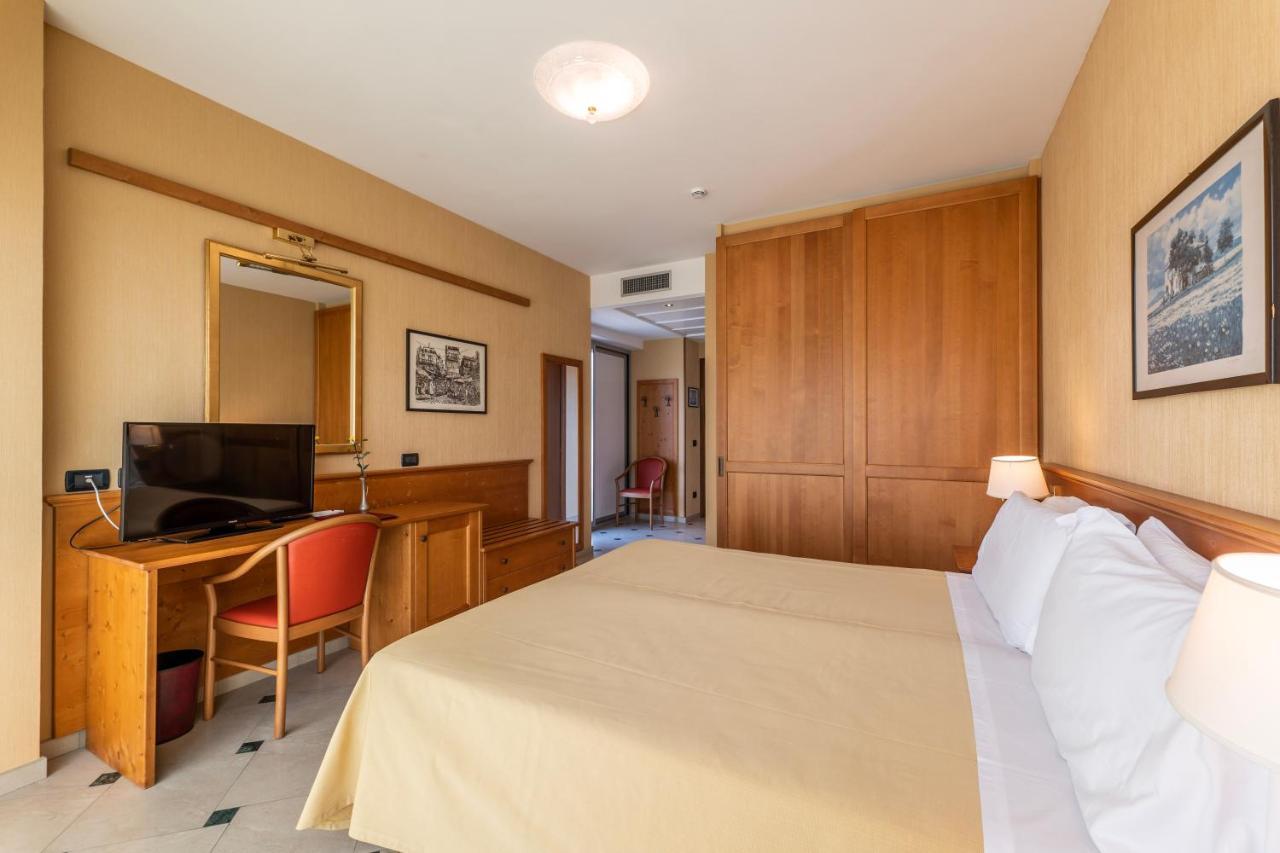 Hotel Bellevue Et Mediterranee Diano Marina Dış mekan fotoğraf