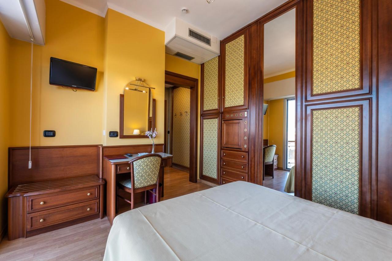 Hotel Bellevue Et Mediterranee Diano Marina Dış mekan fotoğraf