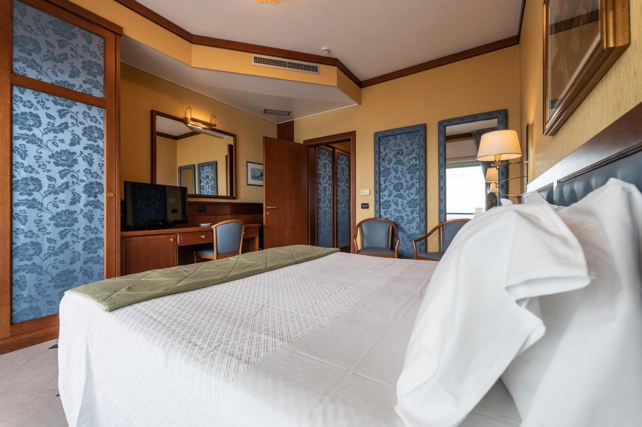 Hotel Bellevue Et Mediterranee Diano Marina Dış mekan fotoğraf