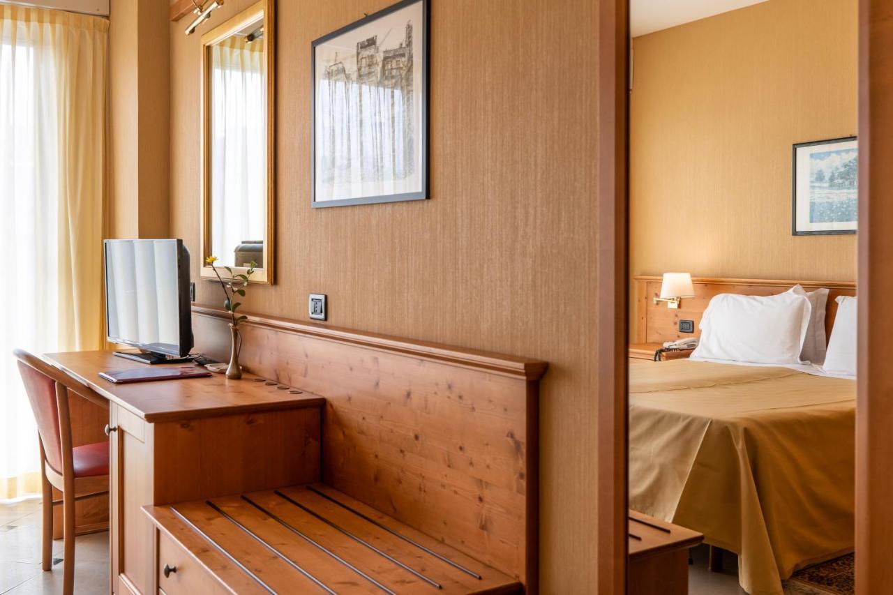 Hotel Bellevue Et Mediterranee Diano Marina Dış mekan fotoğraf