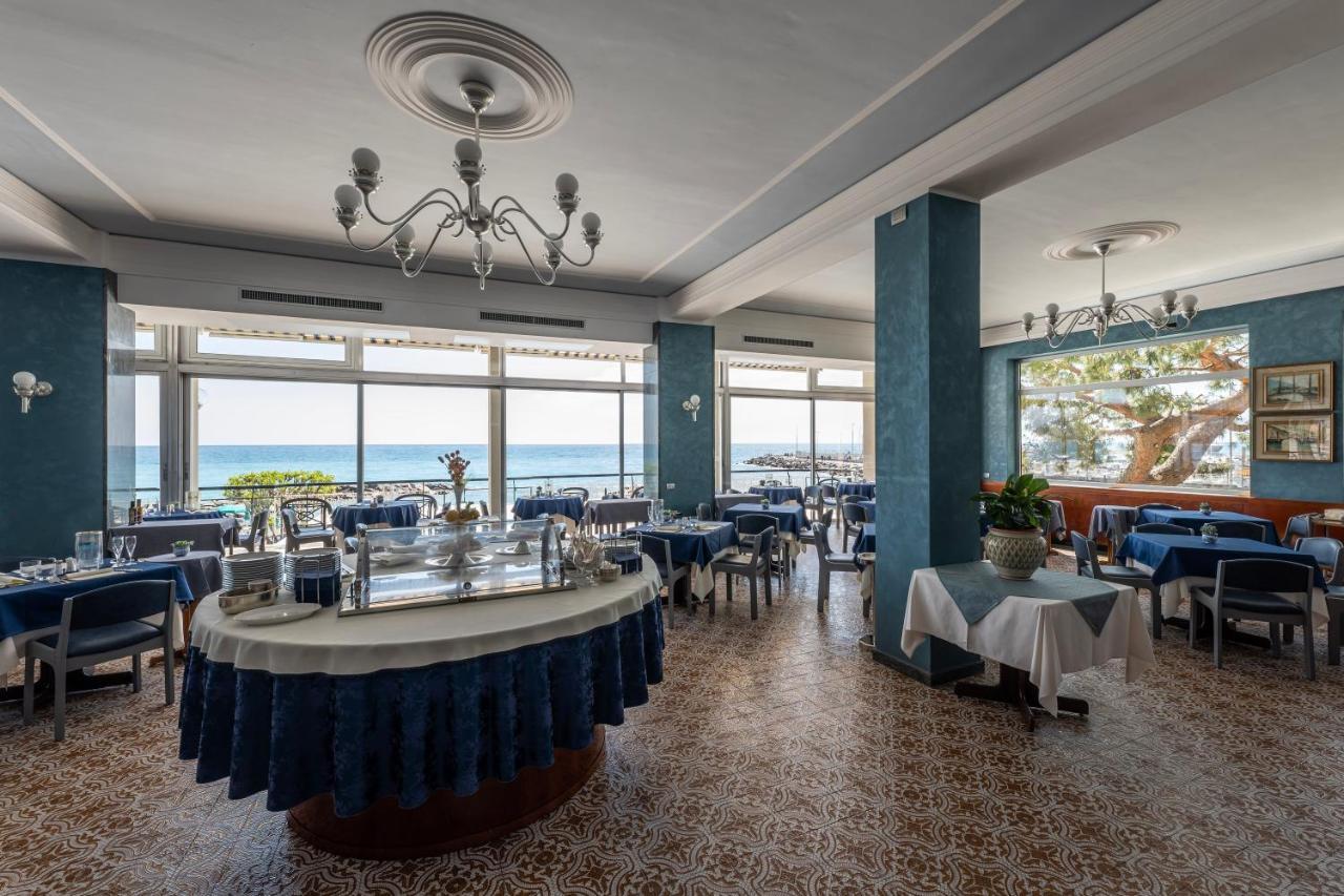 Hotel Bellevue Et Mediterranee Diano Marina Dış mekan fotoğraf