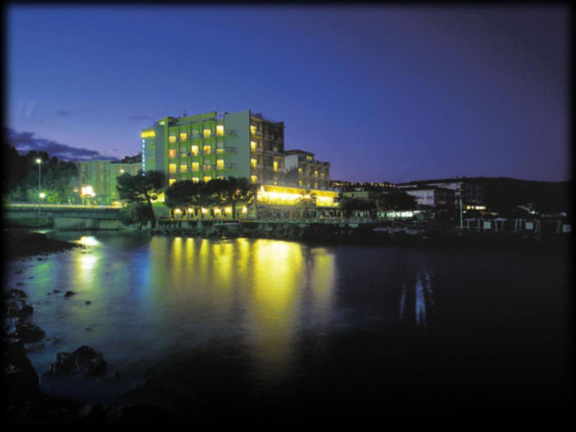 Hotel Bellevue Et Mediterranee Diano Marina Dış mekan fotoğraf