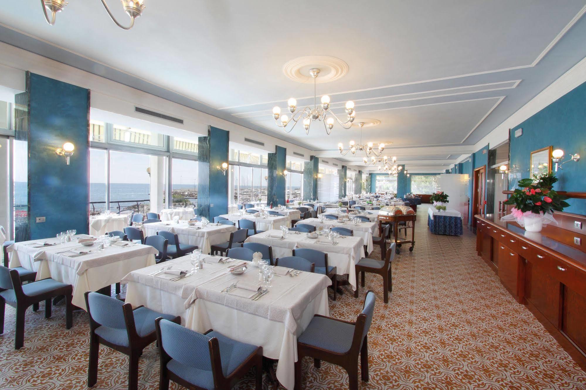 Hotel Bellevue Et Mediterranee Diano Marina Dış mekan fotoğraf