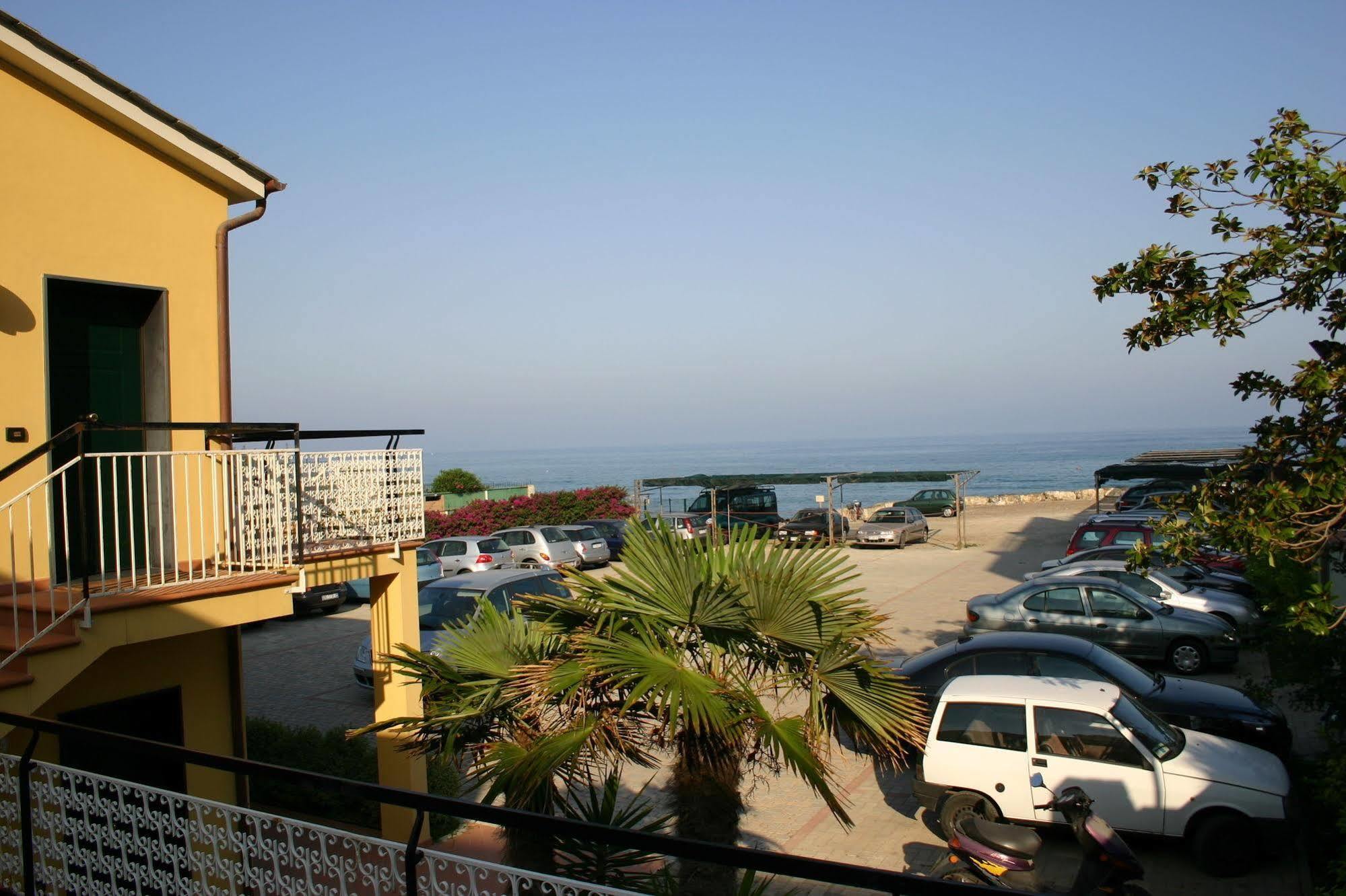 Hotel Bellevue Et Mediterranee Diano Marina Dış mekan fotoğraf