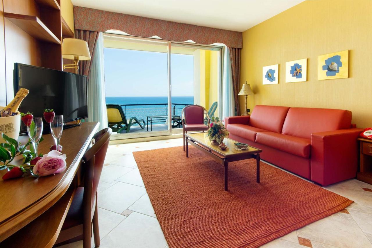 Hotel Bellevue Et Mediterranee Diano Marina Dış mekan fotoğraf