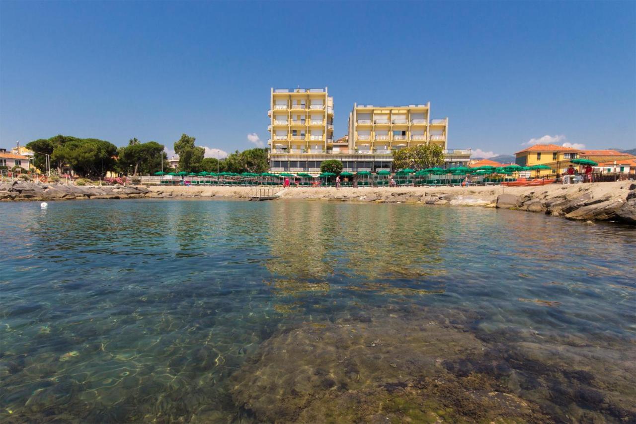Hotel Bellevue Et Mediterranee Diano Marina Dış mekan fotoğraf