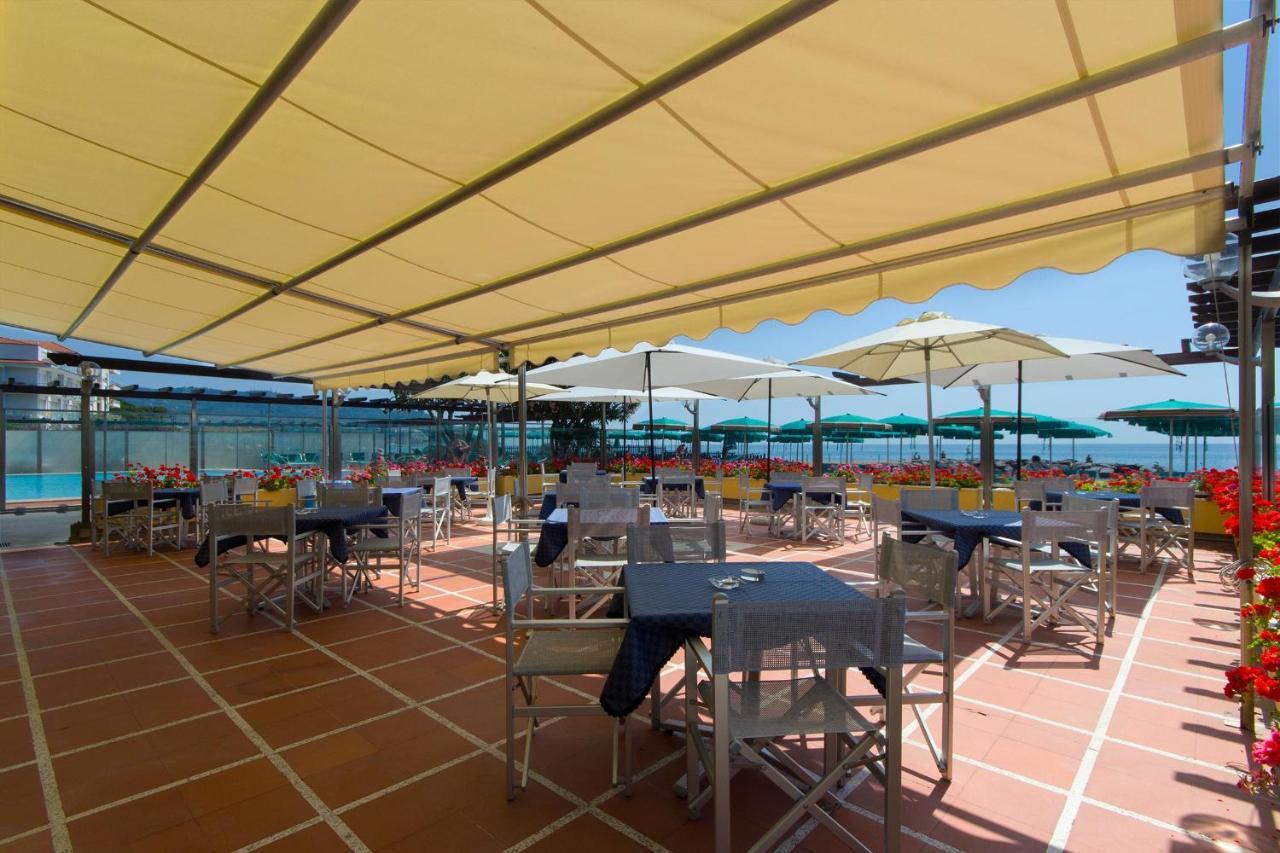 Hotel Bellevue Et Mediterranee Diano Marina Dış mekan fotoğraf